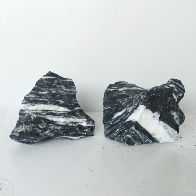 mjdra 1 026 black white aurum rock 2 1