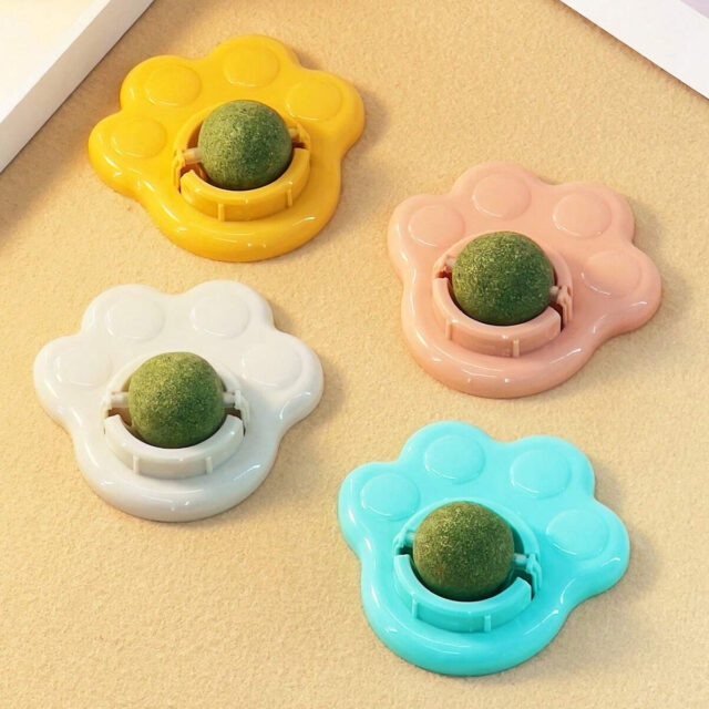 Catnip Ball Cat Paw Shape Snack Ball Rotating Cat Edible Ball Fixed Nutrition Candy Ball Edible Snack Toy for Cats Dental Care - Image 4