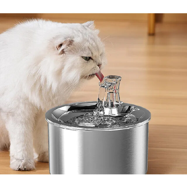 Stainless Steel Smart Pet Water Fountain features a 2L capacity, food-grade stainless steel design - Image 6